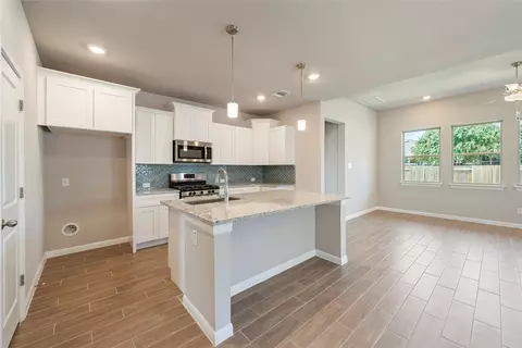 Kitchen - 128 Comet Pointe Dr, Georgetown, TX 78628 photo 1 of 2