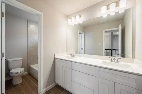 Bath - 128 Comet Pointe Dr, Georgetown, TX 78628 photo 1 of 2