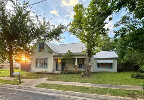Exterior - 200 E Brenham St, Elgin, TX 78621 photo 7 of 7