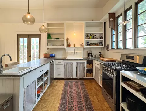 Kitchen - 200 E Brenham St, Elgin, TX 78621 photo 3 of 3