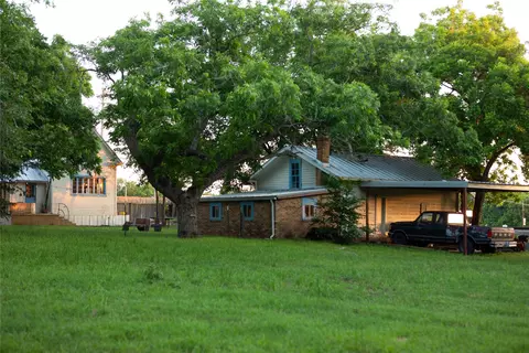 Exterior - 200 E Brenham St, Elgin, TX 78621 photo 5 of 7