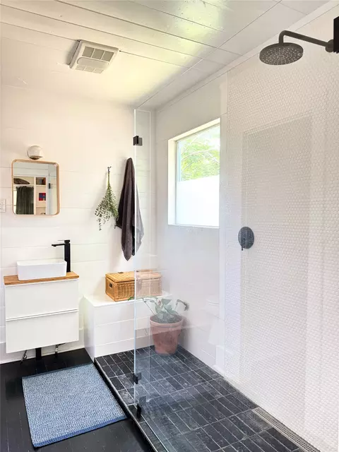 Bath - 200 E Brenham St, Elgin, TX 78621 photo 1 of 2