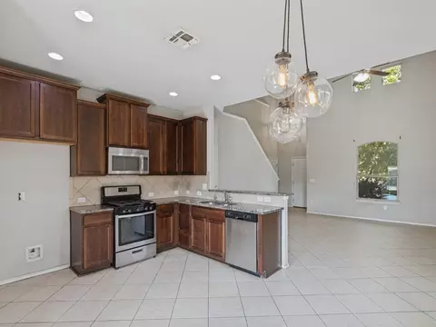 Kitchen - 512 Eagle Brook Ln, Buda, TX 78610 photo 2 of 4