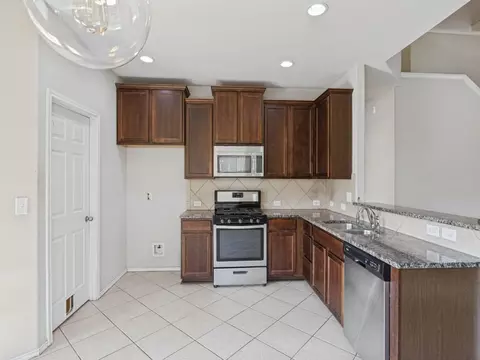 Kitchen - 512 Eagle Brook Ln, Buda, TX 78610 photo 4 of 4