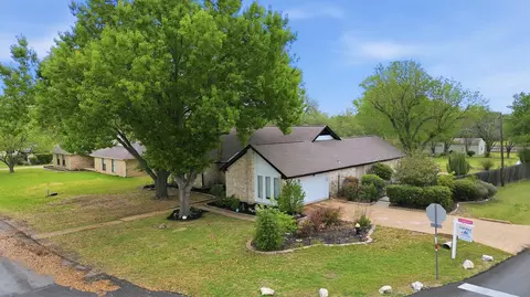 201 Towhee Dr, Buda, TX 78610