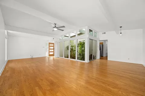 Living - 833 E 38th St, Austin, TX 78705 photo 3 of 4