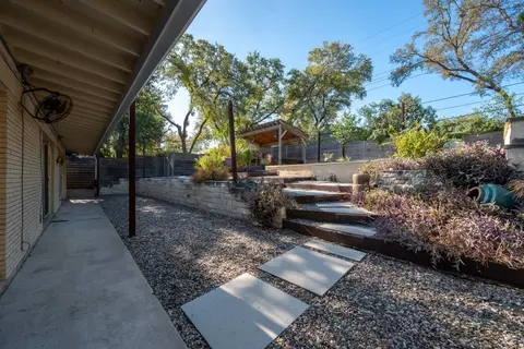 Exterior - 833 E 38th St, Austin, TX 78705 photo 5 of 11