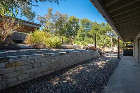 Exterior - 833 E 38th St, Austin, TX 78705 photo 8 of 11