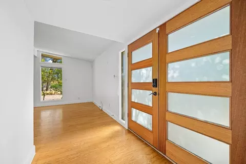 Entry Way - 833 E 38th St, Austin, TX 78705 photo 1 of 4