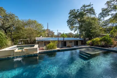 Exterior - 833 E 38th St, Austin, TX 78705 photo 7 of 11