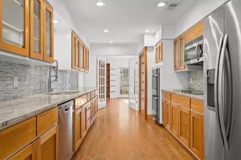 Entry Way - 833 E 38th St, Austin, TX 78705 photo 3 of 4