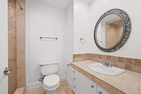 Bath - 833 E 38th St, Austin, TX 78705 photo 3 of 5