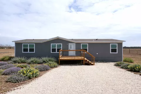 6945 Seawillow Rd, Lockhart, TX 78644