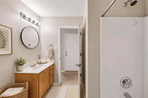 Bath - 145 Myrtle St, Kyle, TX 78640 photo 4 of 5