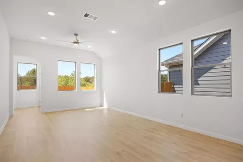 278 Bendecido Loop, Elgin, TX 78621 photo 5