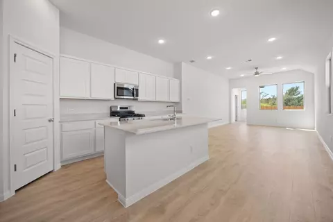 278 Bendecido Loop, Elgin, TX 78621 photo 8