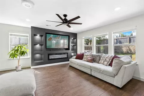 245 Myrtle St, Kyle, TX 78640