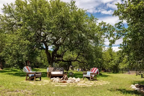 1135 Blue Ridge Dr, Dripping Springs, TX 78620