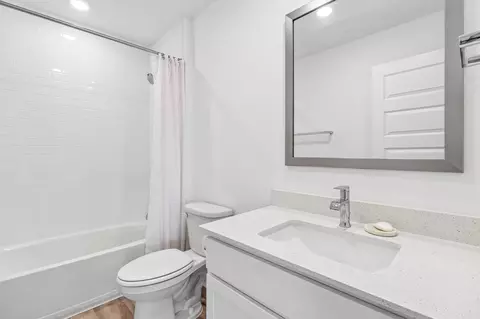 Bath - 313 Peace Pipe Way, Georgetown, TX 78628 photo 4 of 4
