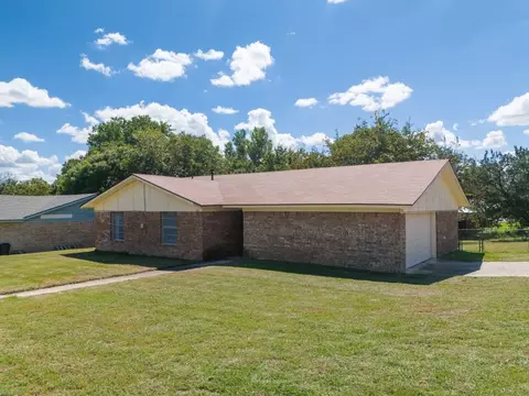 202 S Willis St, Lampasas, TX 76550