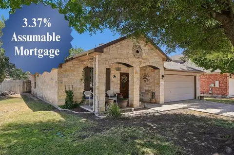 302 Lone Star Blvd, Hutto, TX 78634