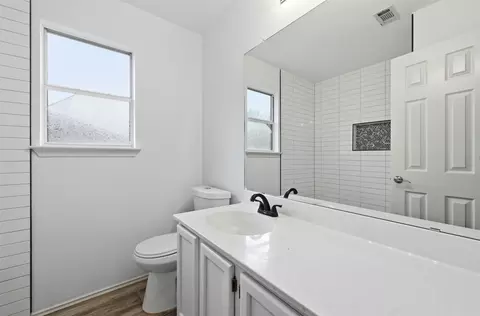 Bath - 3629 Ruby Red Dr, Austin, TX 78728 photo 3 of 3