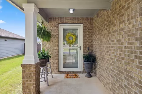 102 Esparza Ct, Hutto, TX 78634