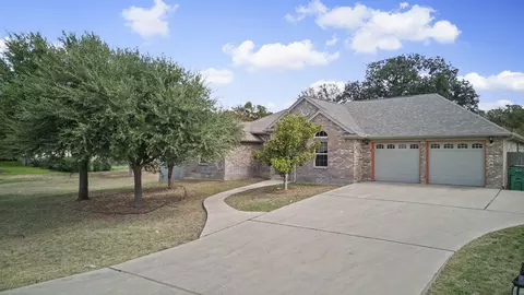 150 Chesterfield Dr, Kingsland, TX 78639