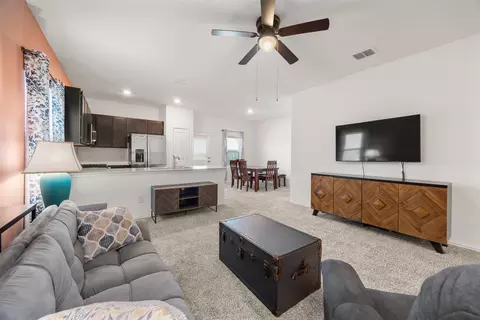 503 Halfmoon Dr, Lockhart, TX 78644