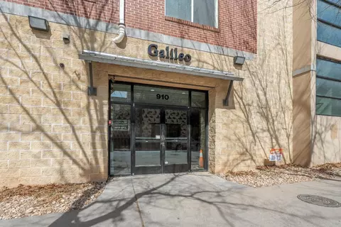 910 W 25th St #406, Austin, TX 78705