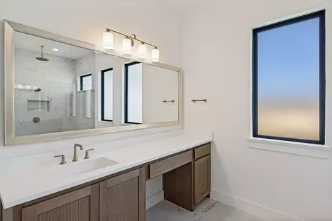 Bath - 2453 Lineage Ln, Leander, TX 78641 photo 1 of 2
