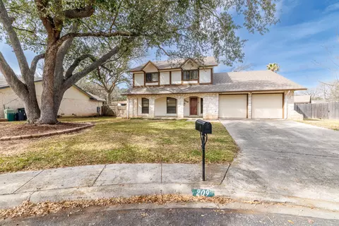 209 Coventry Ln, Seguin, TX 78155