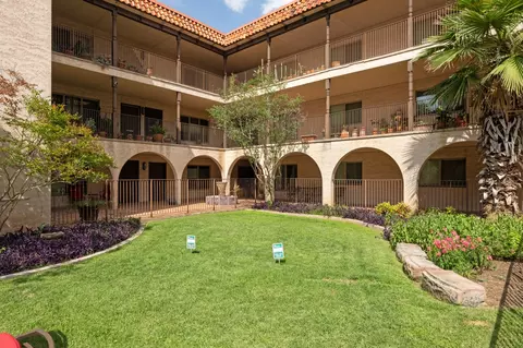 505 W 7th St #113, Austin, TX 78701