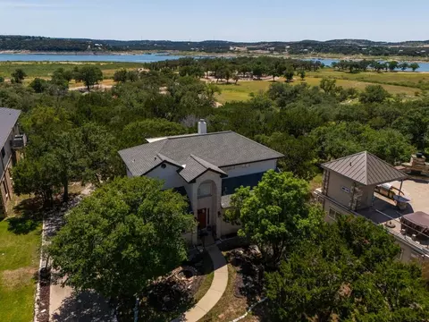704 Deckhouse Dr, Lago Vista, TX 78645