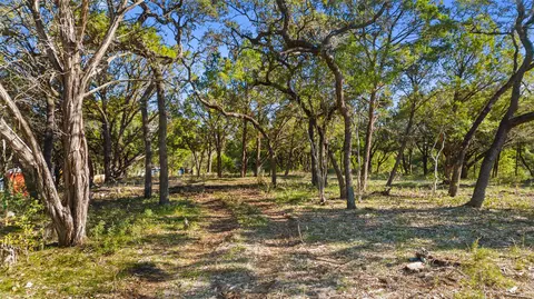 2 Martelli Ln, Austin, TX 78746 photo 9
