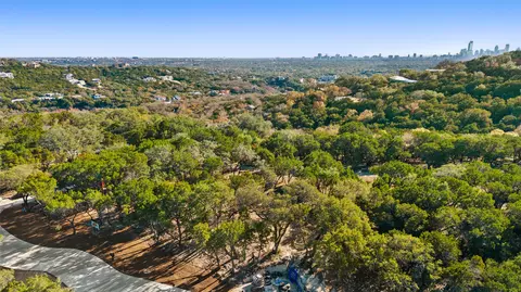 2 Martelli Ln, Austin, TX 78746 photo 7