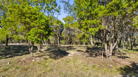 2 Martelli Ln, Austin, TX 78746 photo 10