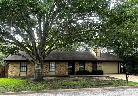 420 Jackson St, La Grange, TX 78945