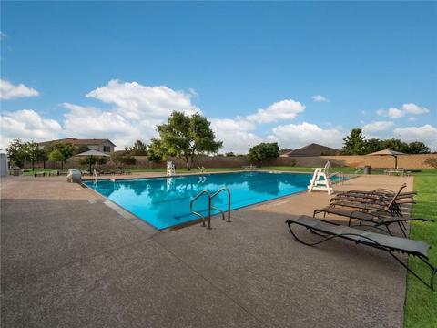 820 Circle Way, Jarrell, TX 76537 photo 29