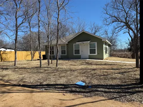 1704 E 3rd St E #12, Lampasas, TX 76550