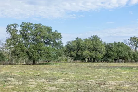 1820 S Old Smithville Rd, Flatonia, TX 78941