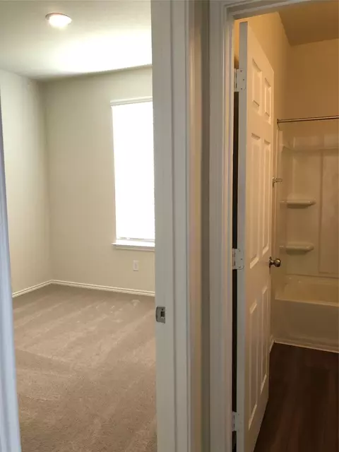 130 Lt Rusty Dr, Jarrell, TX 76537 photo 5