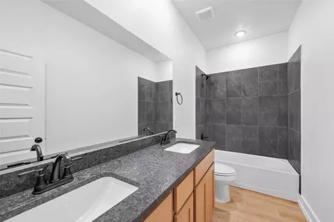 Bath - 584 Gus Loop, Georgetown, TX 78626 photo 3 of 3