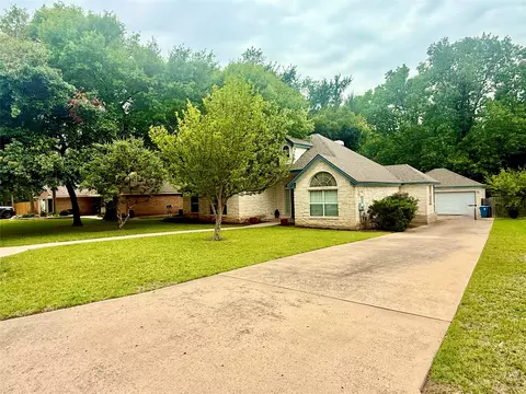 Exterior - 1127 Robin Rd, Elgin, TX 78621 photo 2 of 3
