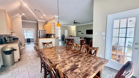 Dining - 1127 Robin Rd, Elgin, TX 78621 photo 2 of 2