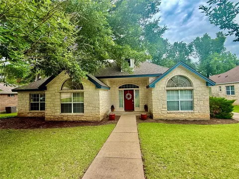 Exterior - 1127 Robin Rd, Elgin, TX 78621 photo 3 of 3