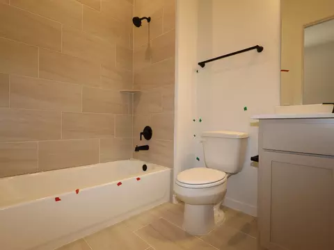 Bath - 13210 Stabler Dr, Manchaca, TX 78652 photo 3 of 5