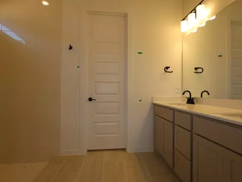 Bath - 13210 Stabler Dr, Manchaca, TX 78652 photo 2 of 5