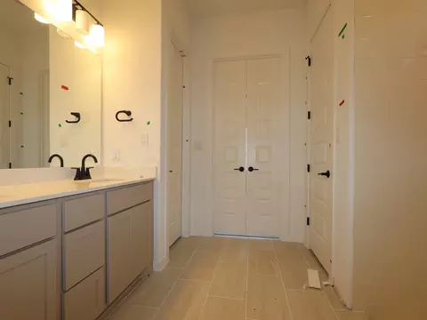 Bath - 13210 Stabler Dr, Manchaca, TX 78652 photo 1 of 5