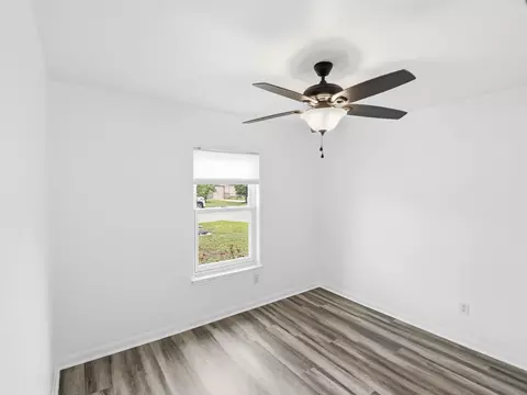 Bedroom - 229 J E Brown Ln, Jarrell, TX 76537 photo 3 of 3